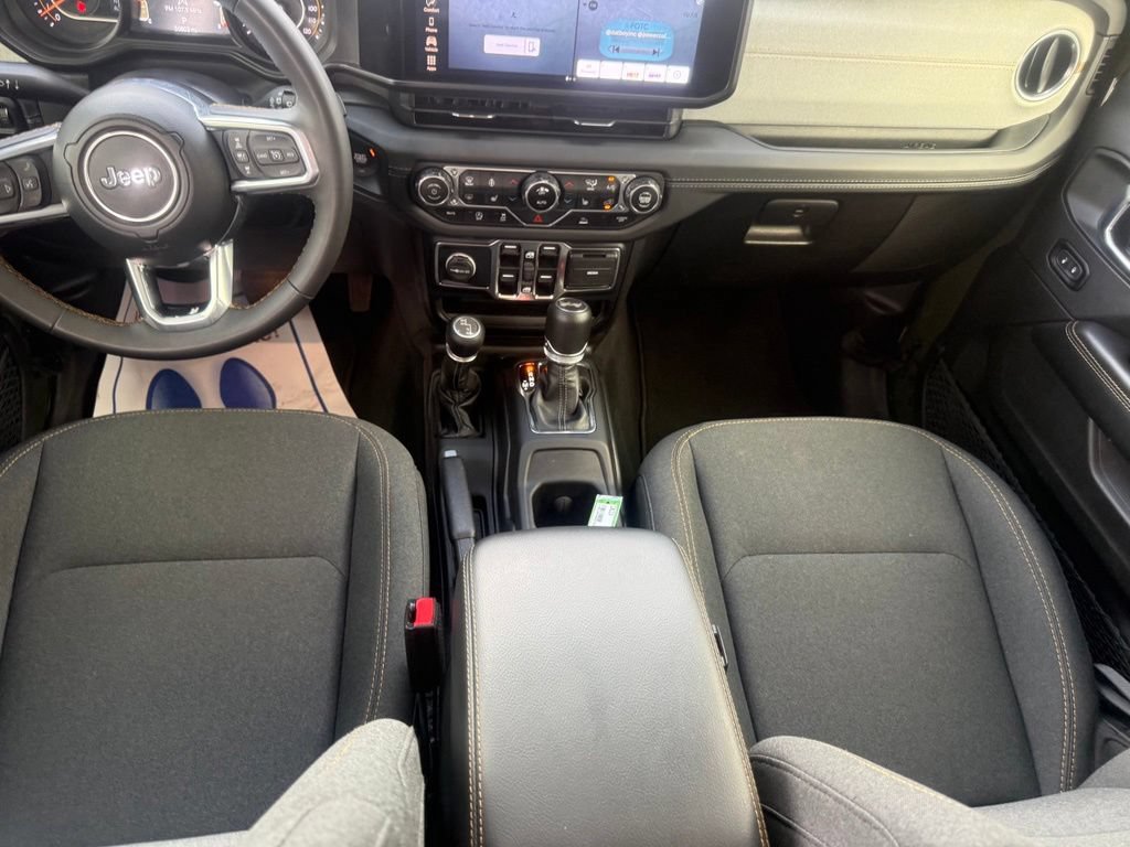 Used 2024 Jeep Wrangler Unlimited Sahara AWD/4WD image 48