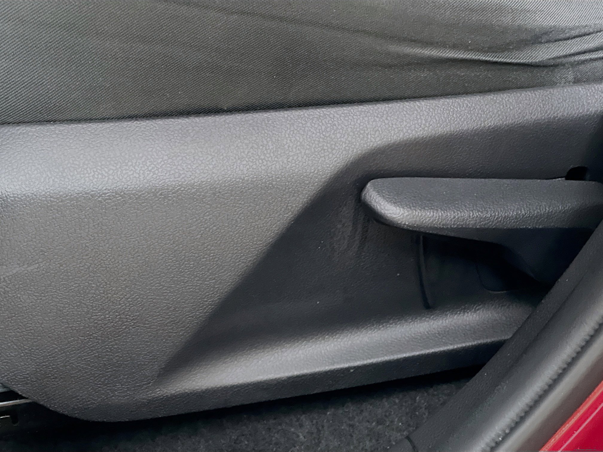 Used 2021 Toyota RAV4 LE image 16