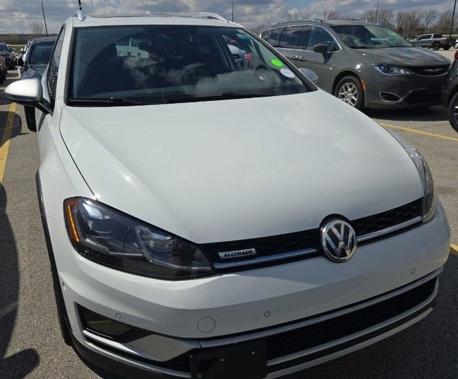 Used 2019 Volkswagen Golf Alltrack image 6