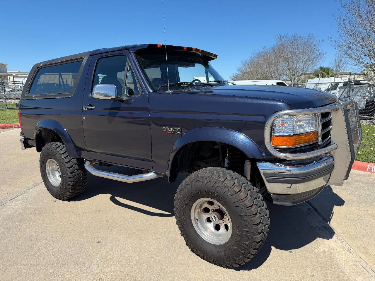 Used 1995 Ford Bronco XLT image 9