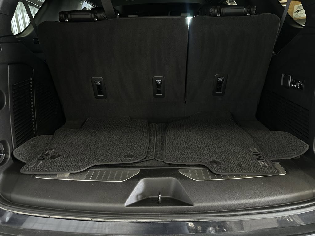 Used 2023 GMC Yukon Denali image 17