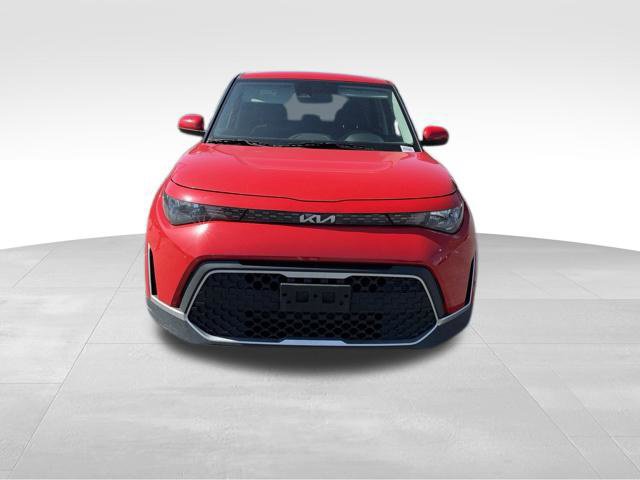 Certified 2025 Kia Soul LX w/ LX Technology Package FWD image 3