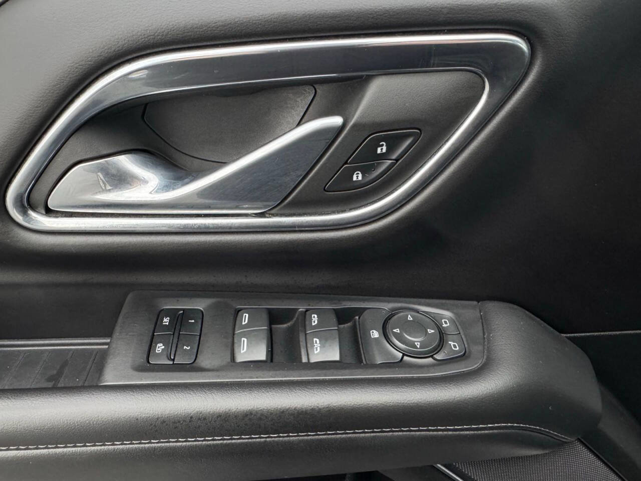 Used 2023 Chevrolet Suburban LT image 14