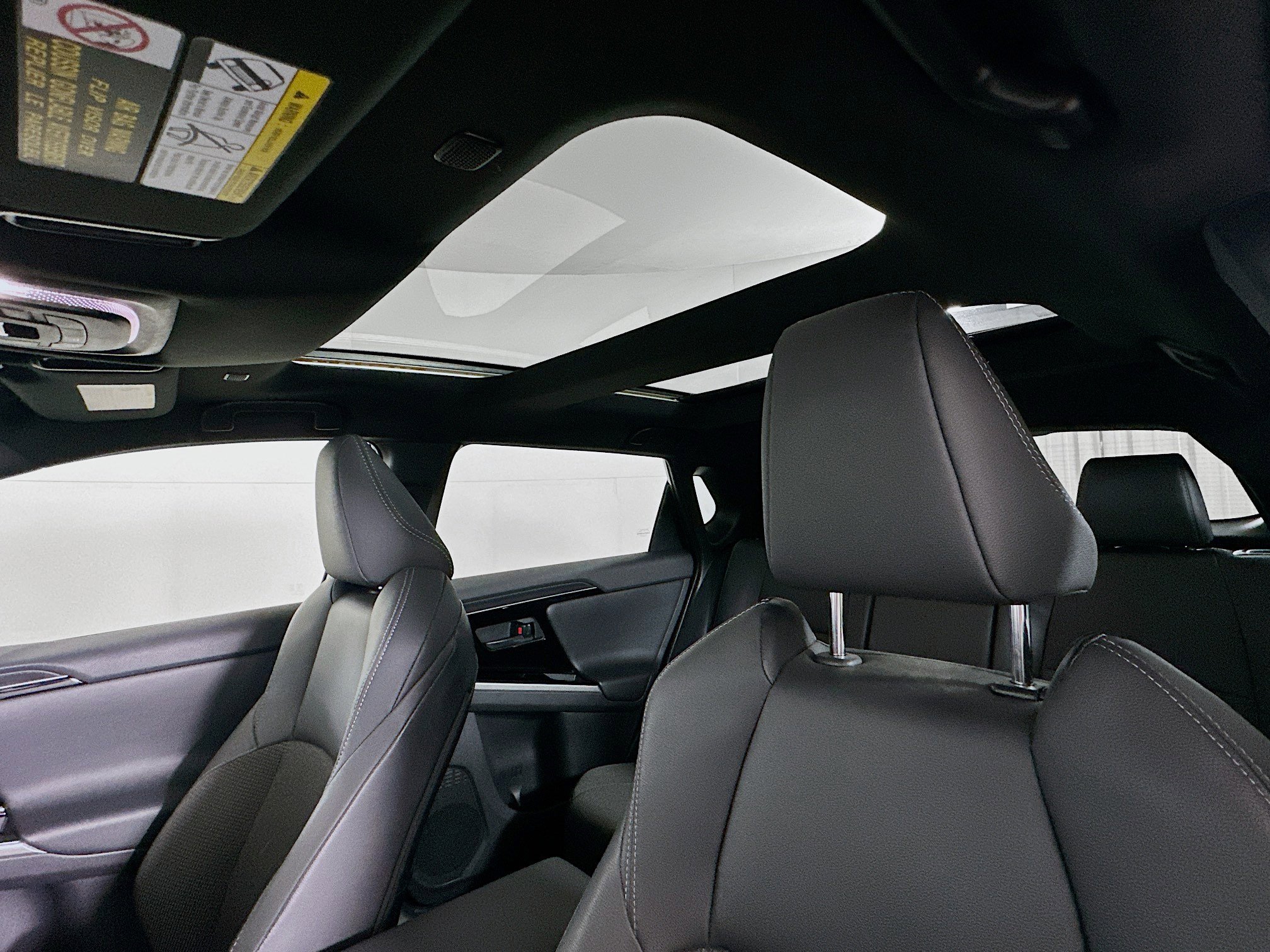 Used 2023 Toyota bZ4X XLE AWD/4WD image 27