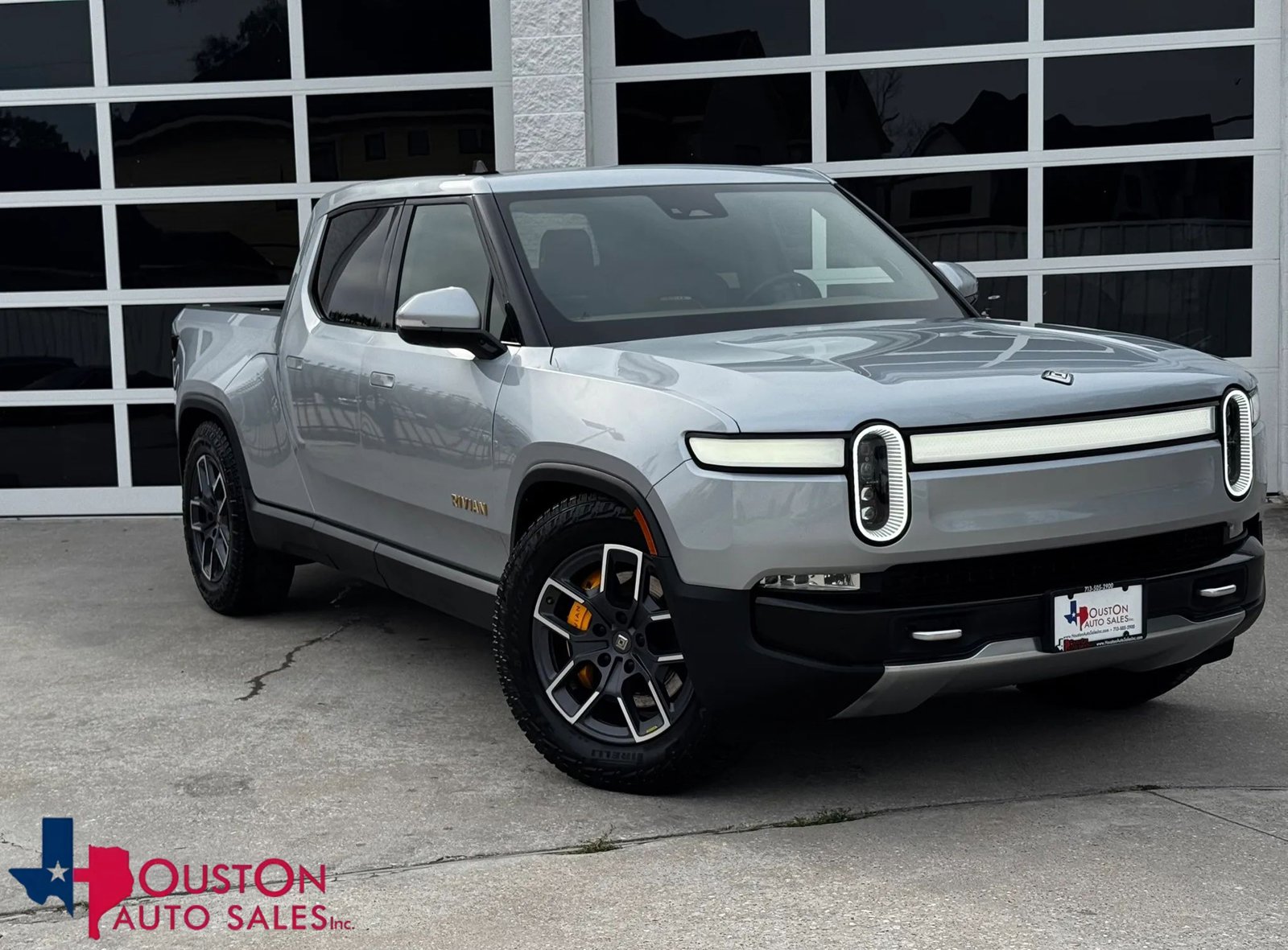 Used 2023 Rivian R1T Adventure image 1