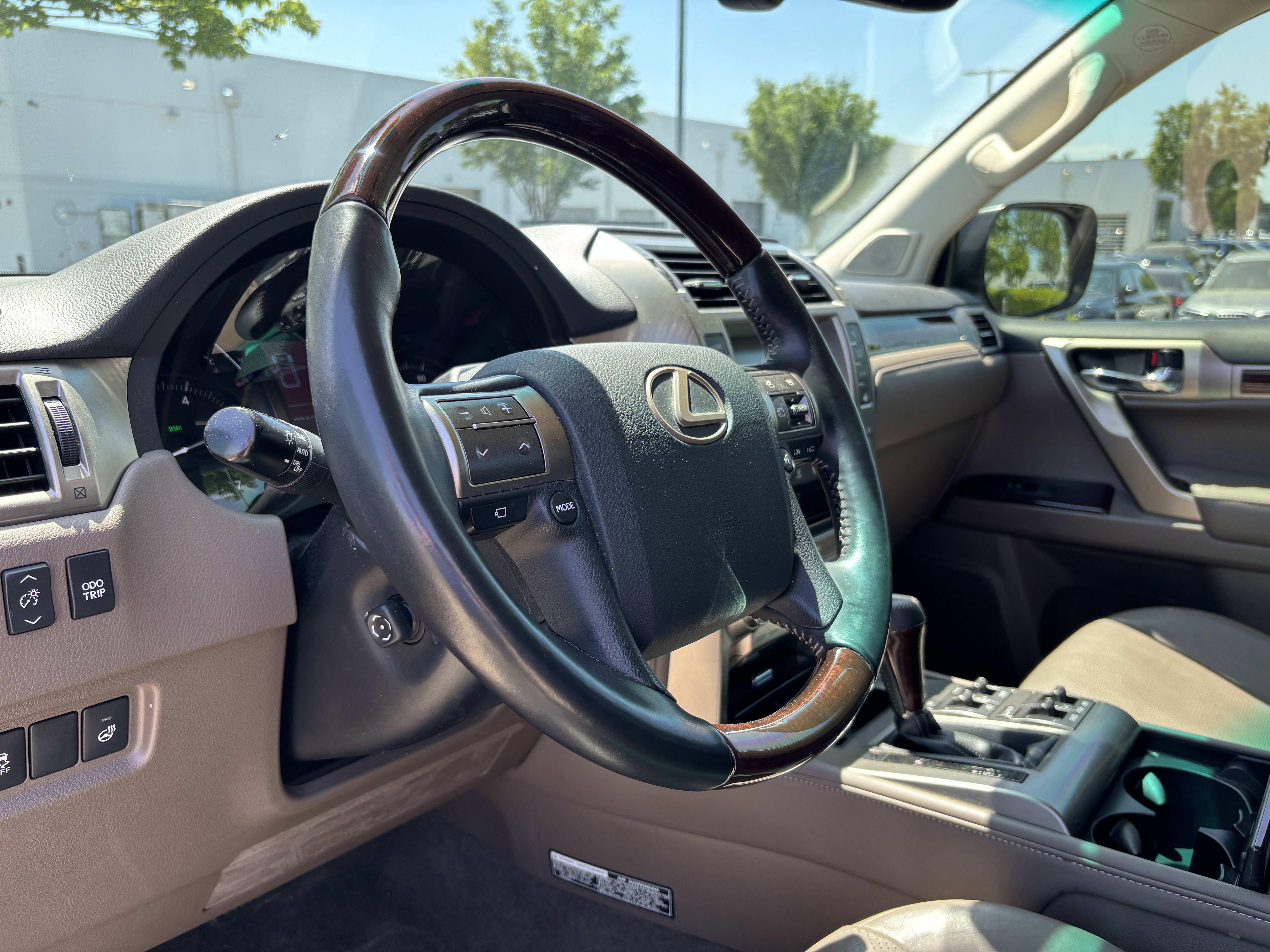 Used 2019 Lexus GX 460 Luxury AWD/4WD image 17