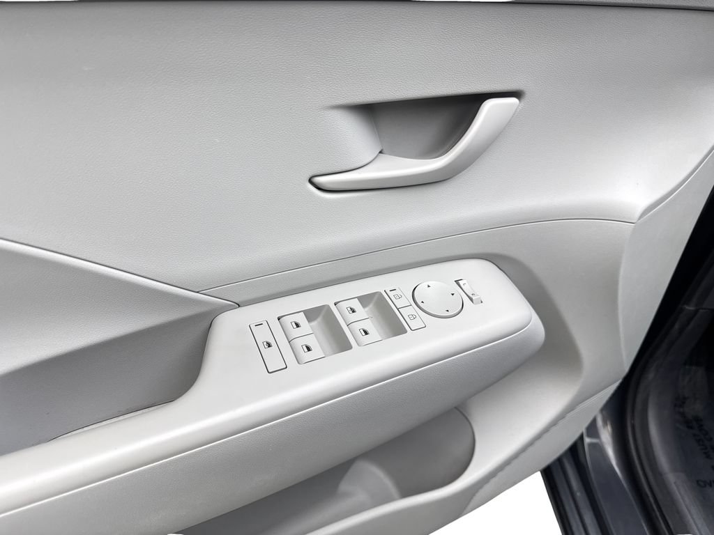 Used 2024 Hyundai Kona SEL FWD image 32