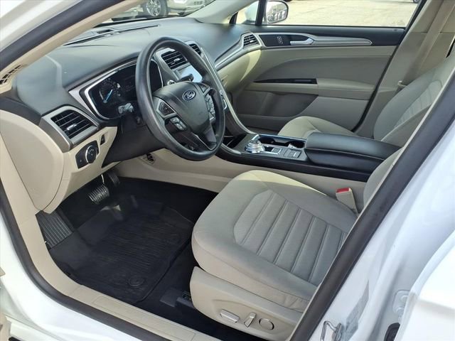 Used 2020 Ford Fusion SE image 14