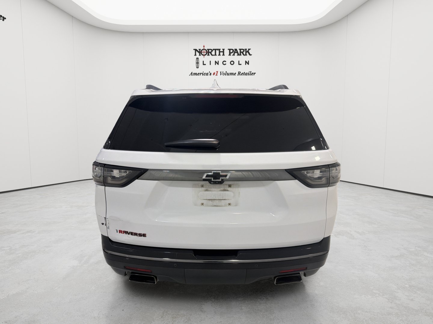 Used 2020 Chevrolet Traverse Premier w/ Redline Edition FWD image 4