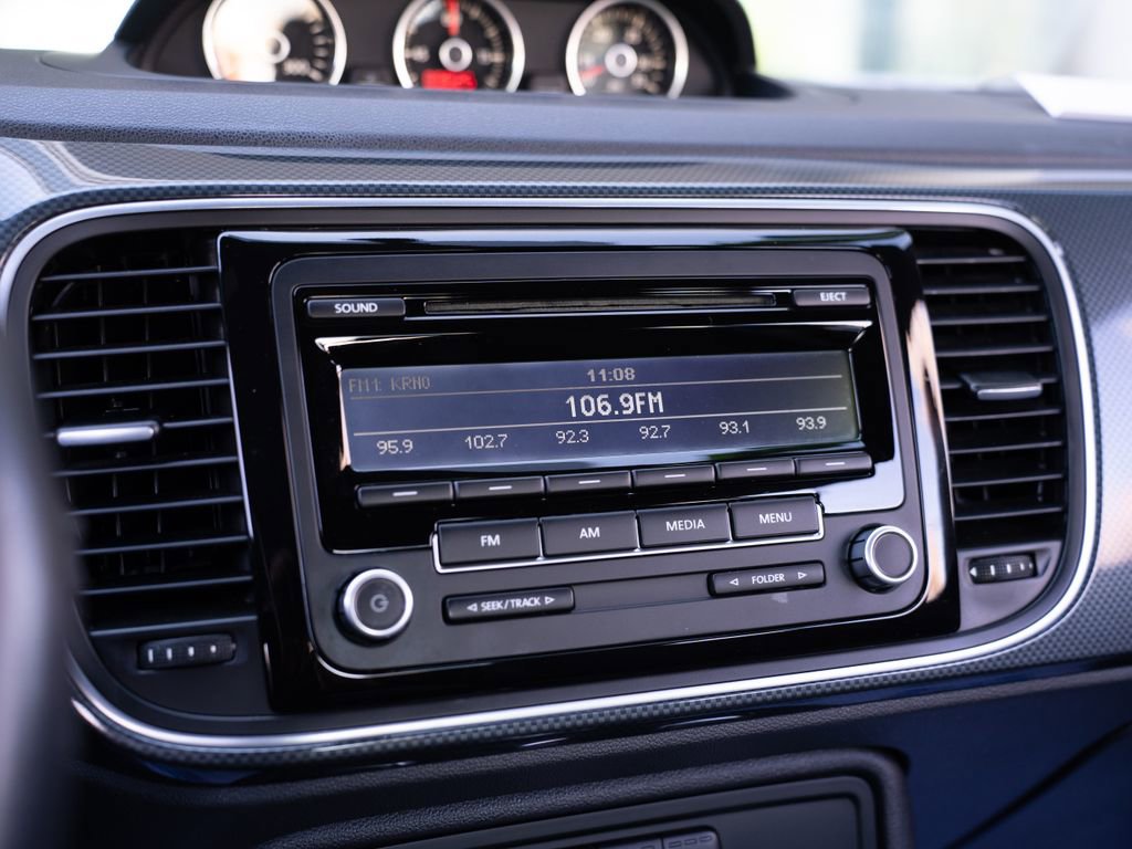 Used 2013 Volkswagen Beetle 2.0T image 13