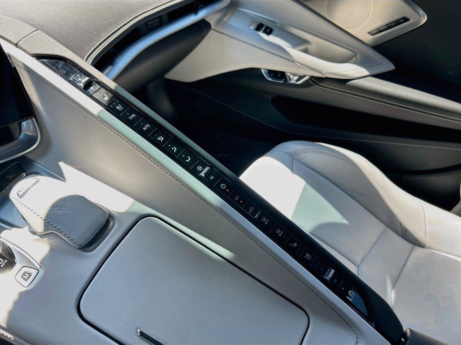 Used 2024 Chevrolet Corvette Stingray Preferred Conv w/ Z51 Performance Package RWD image 28