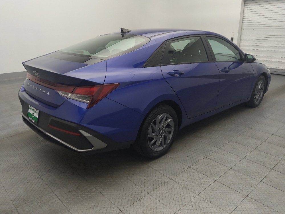 Used 2024 Hyundai Elantra SEL image 9