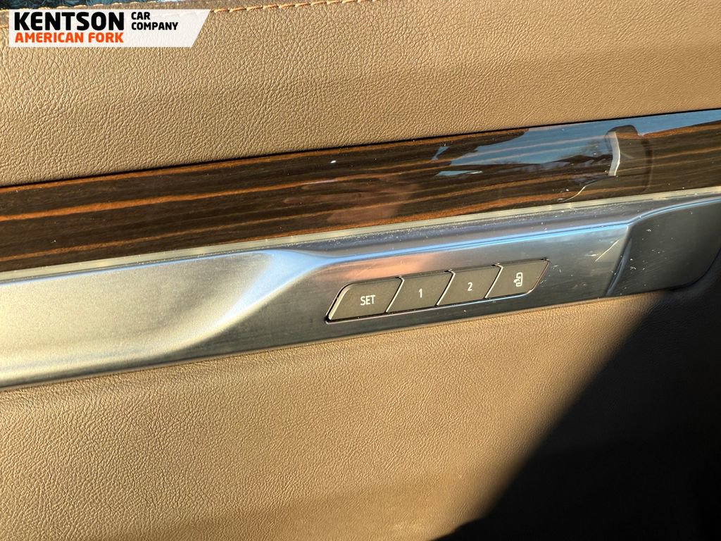 Used 2025 Cadillac Escalade Premium Luxury image 26