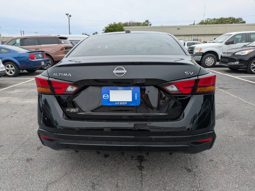 Used 2024 Nissan Altima 2.5 SV FWD image 5