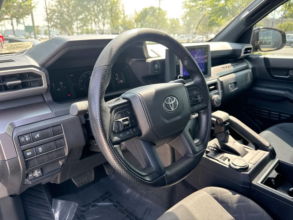 Used 2025 Toyota Tacoma SR5 AWD/4WD image 20