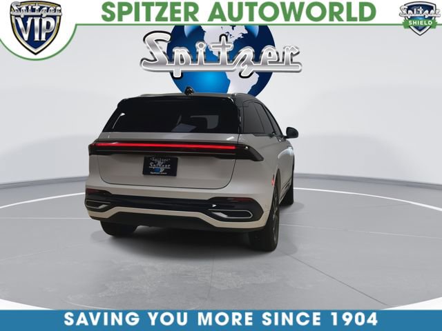 Used 2024 Lincoln Nautilus Reserve image 10