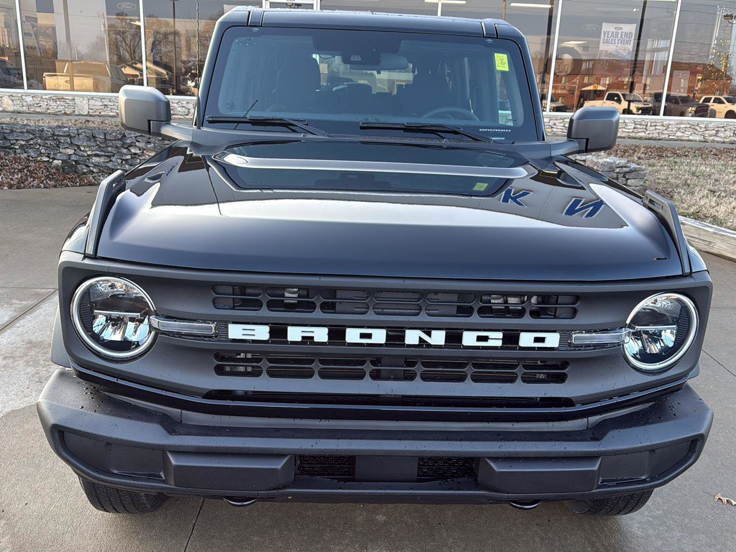 New 2025 Ford Bronco 4-Door image 2