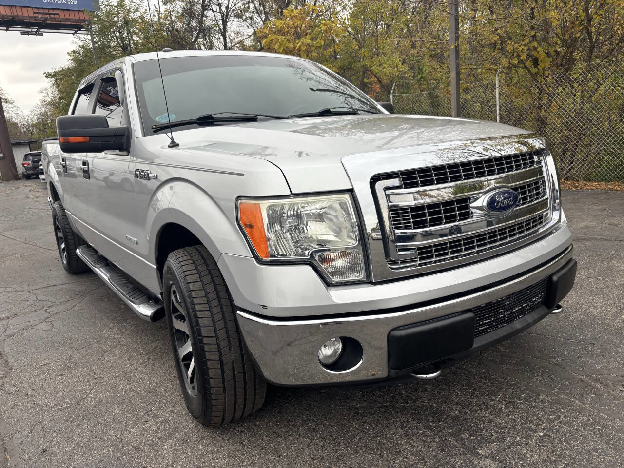Used 2013 Ford F150 XLT w/ Luxury Equipment Group image 4