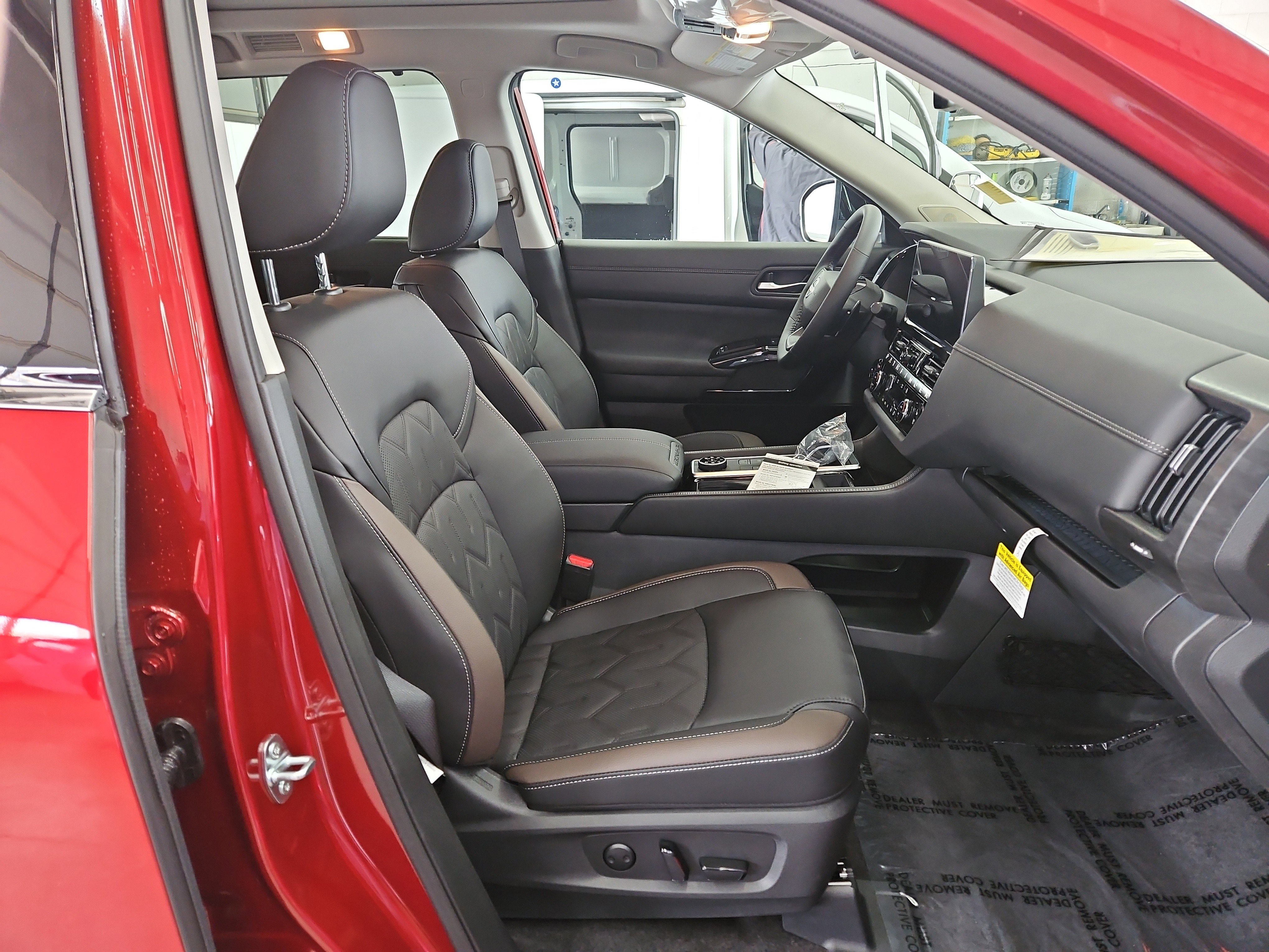 New 2026 Nissan Pathfinder Platinum AWD/4WD image 9