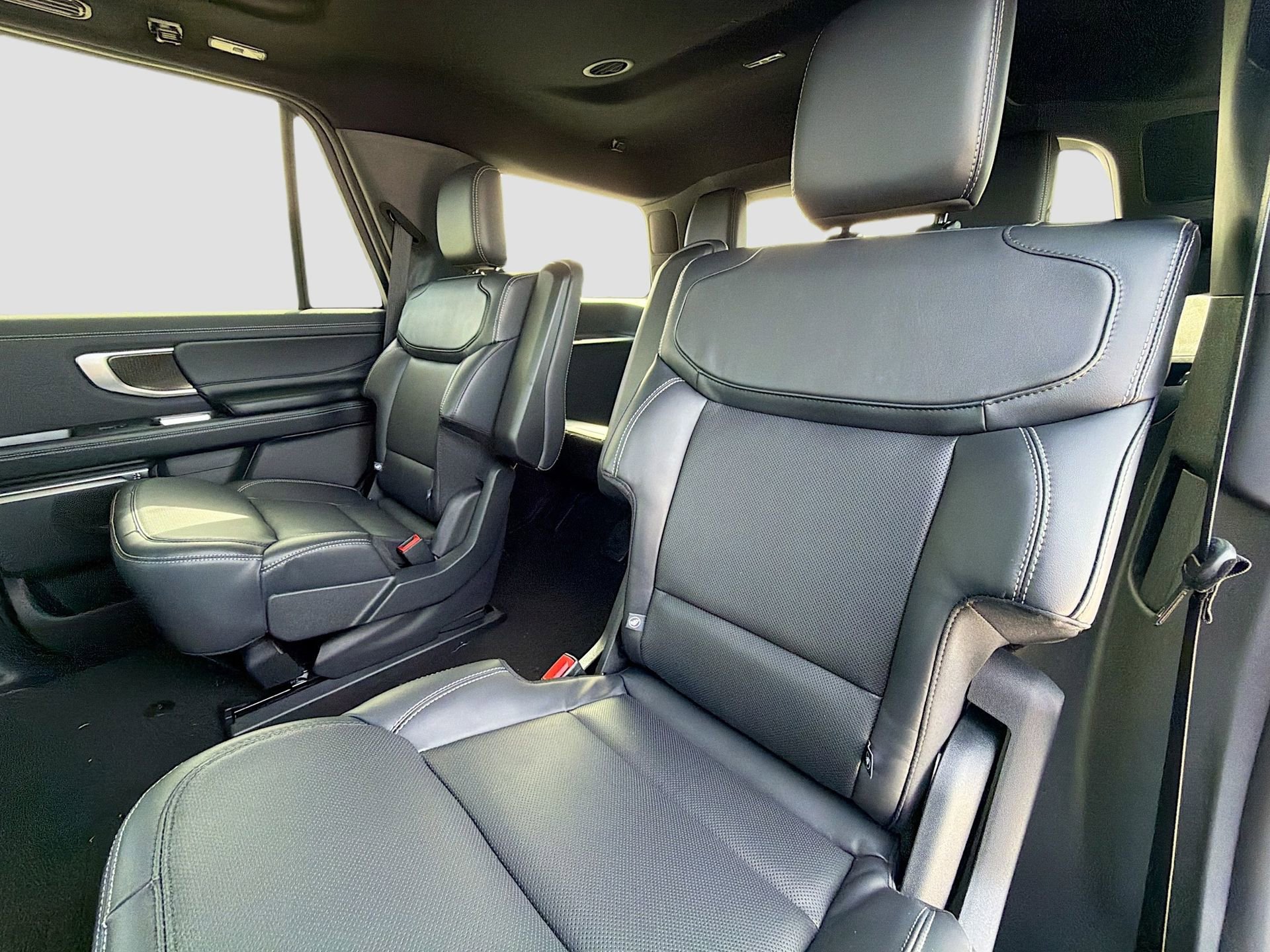 New 2026 Ford Expedition Platinum w/ Stealth Appearance Package image 33