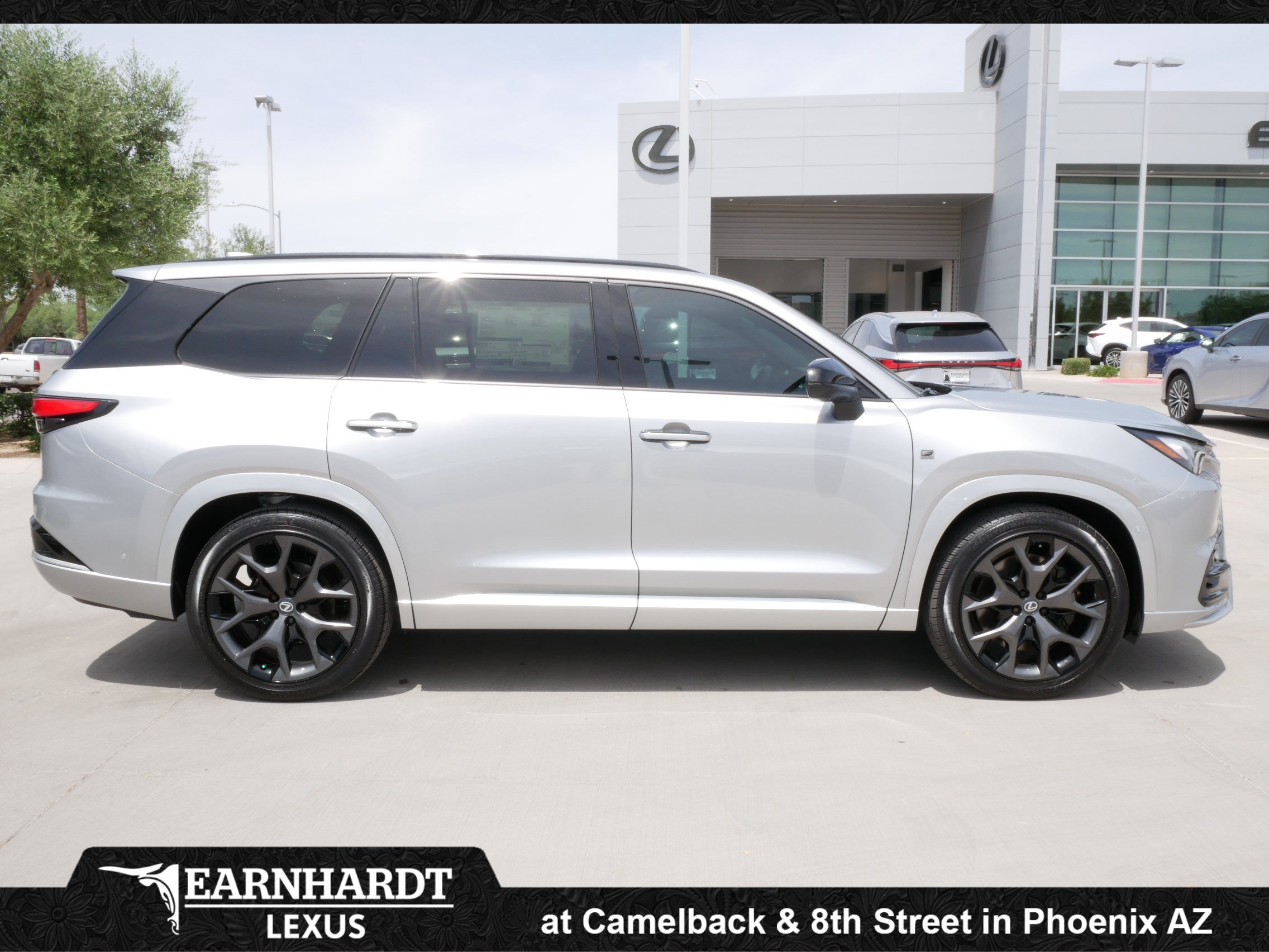 New 2026 Lexus TX 500h AWD image 9