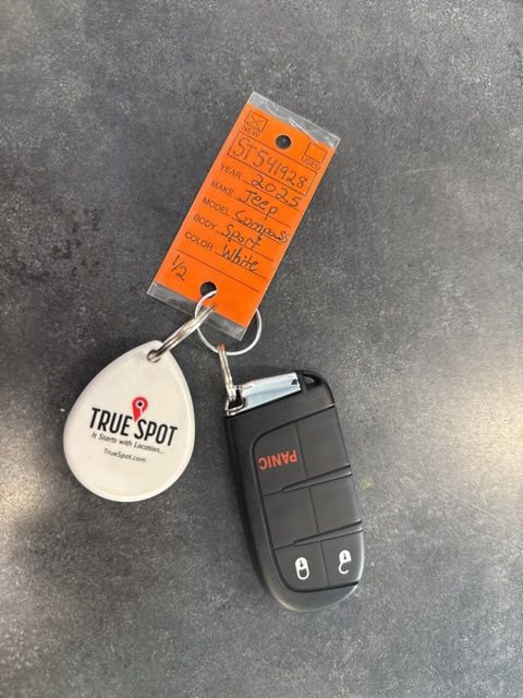 Used 2025 Jeep Compass Sport w/ Mopar Graphics Package image 32