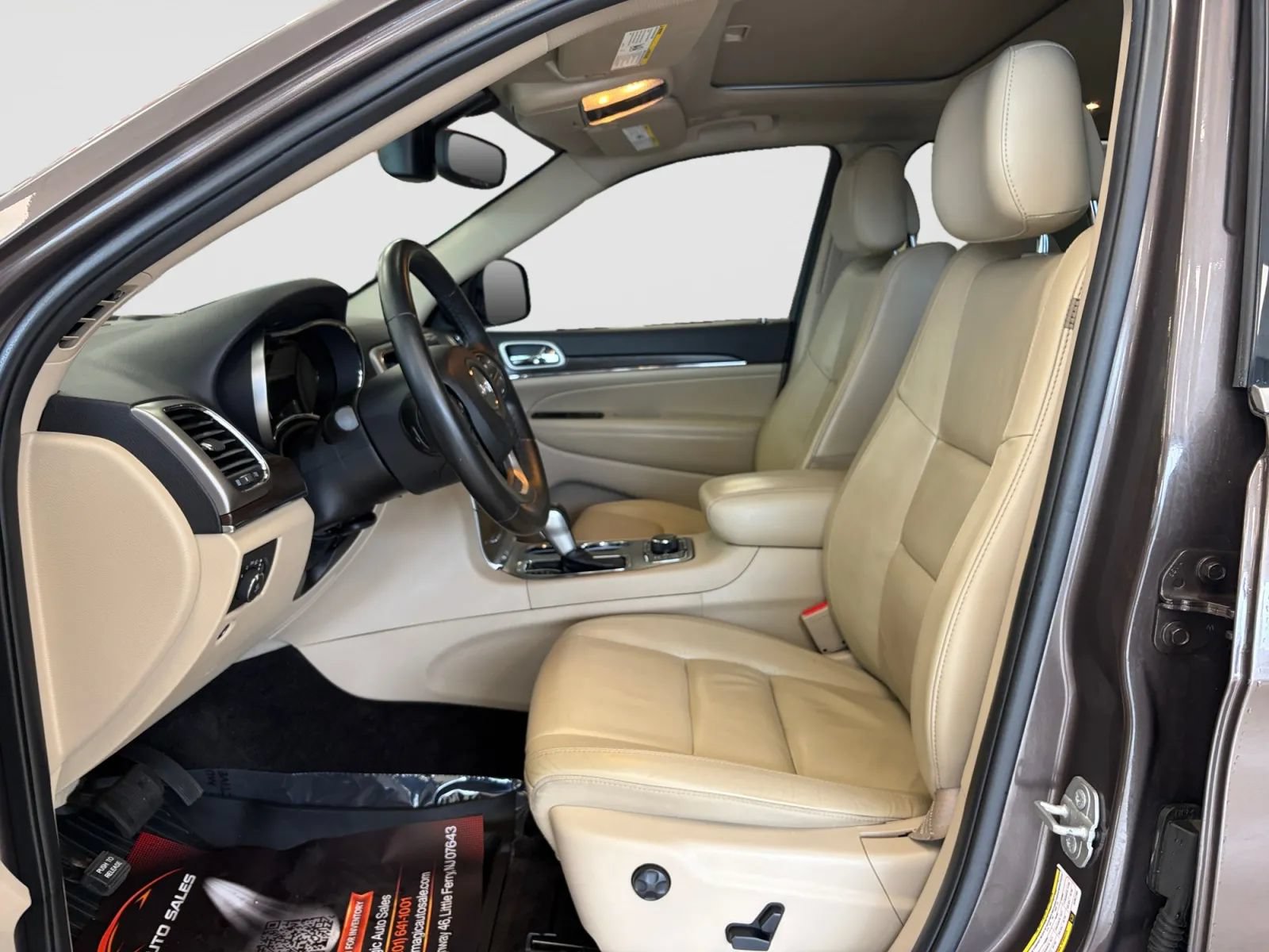 Used 2018 Jeep Grand Cherokee Limited AWD/4WD image 12