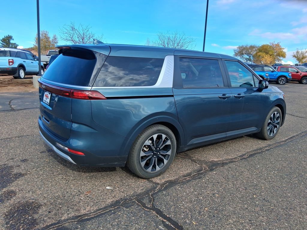 Used 2024 Kia Carnival EX image 5