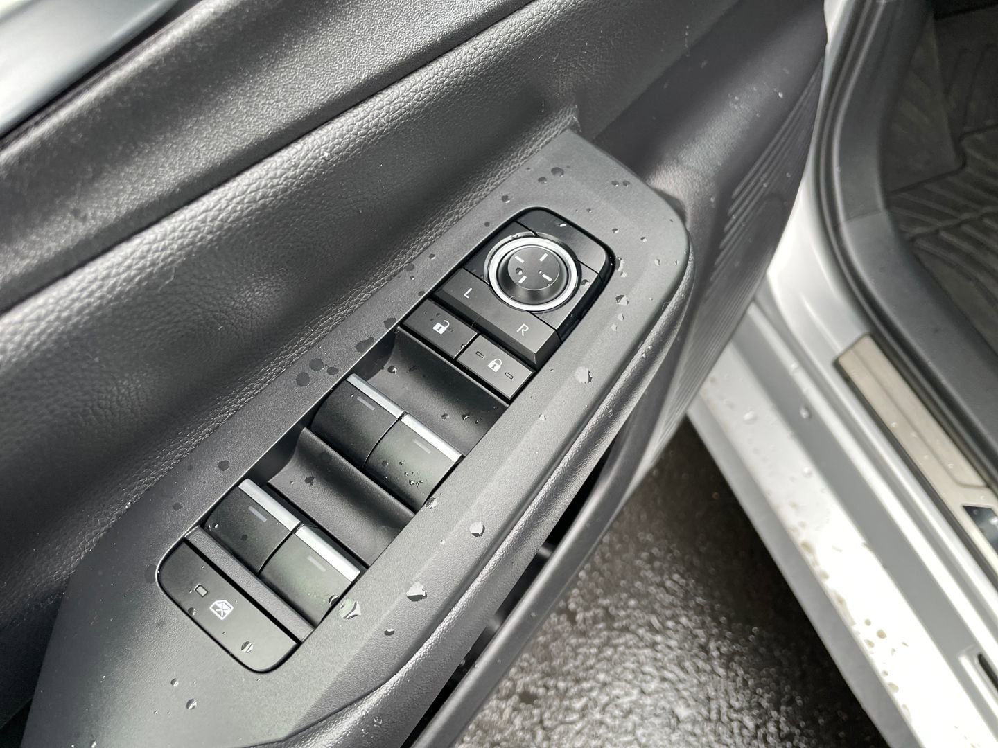 Used 2024 Toyota Prius Prime image 11