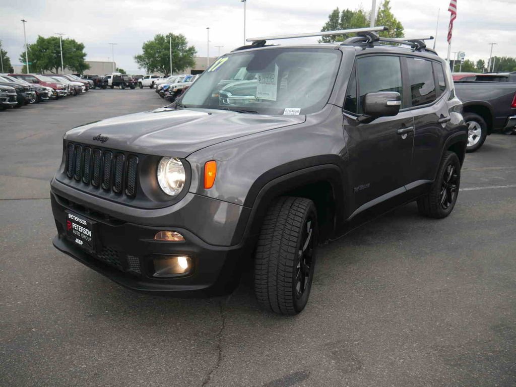 Used 2017 Jeep Renegade Altitude AWD/4WD image 3