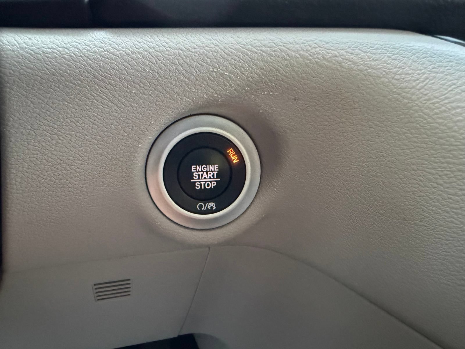 Used 2022 Chrysler Pacifica Touring-L FWD image 24
