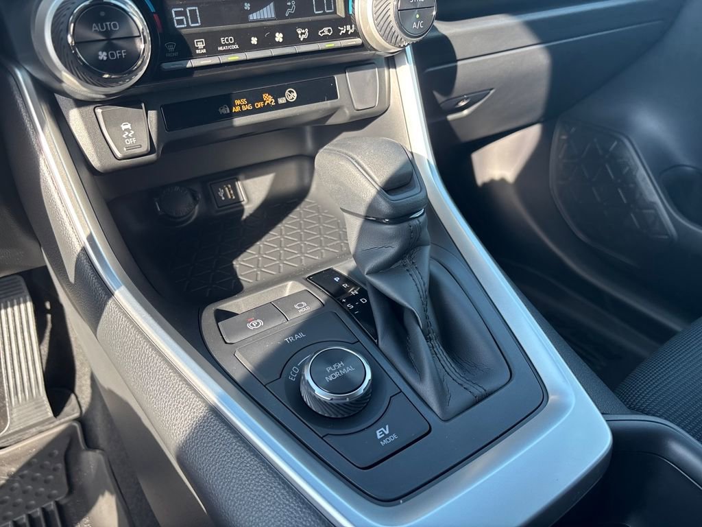 New 2025 Toyota RAV4 LE image 16
