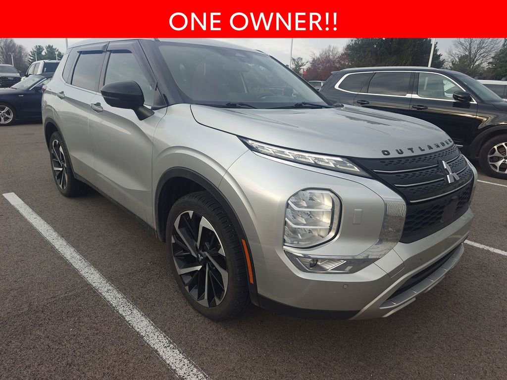 Used 2022 Mitsubishi Outlander SE image 3