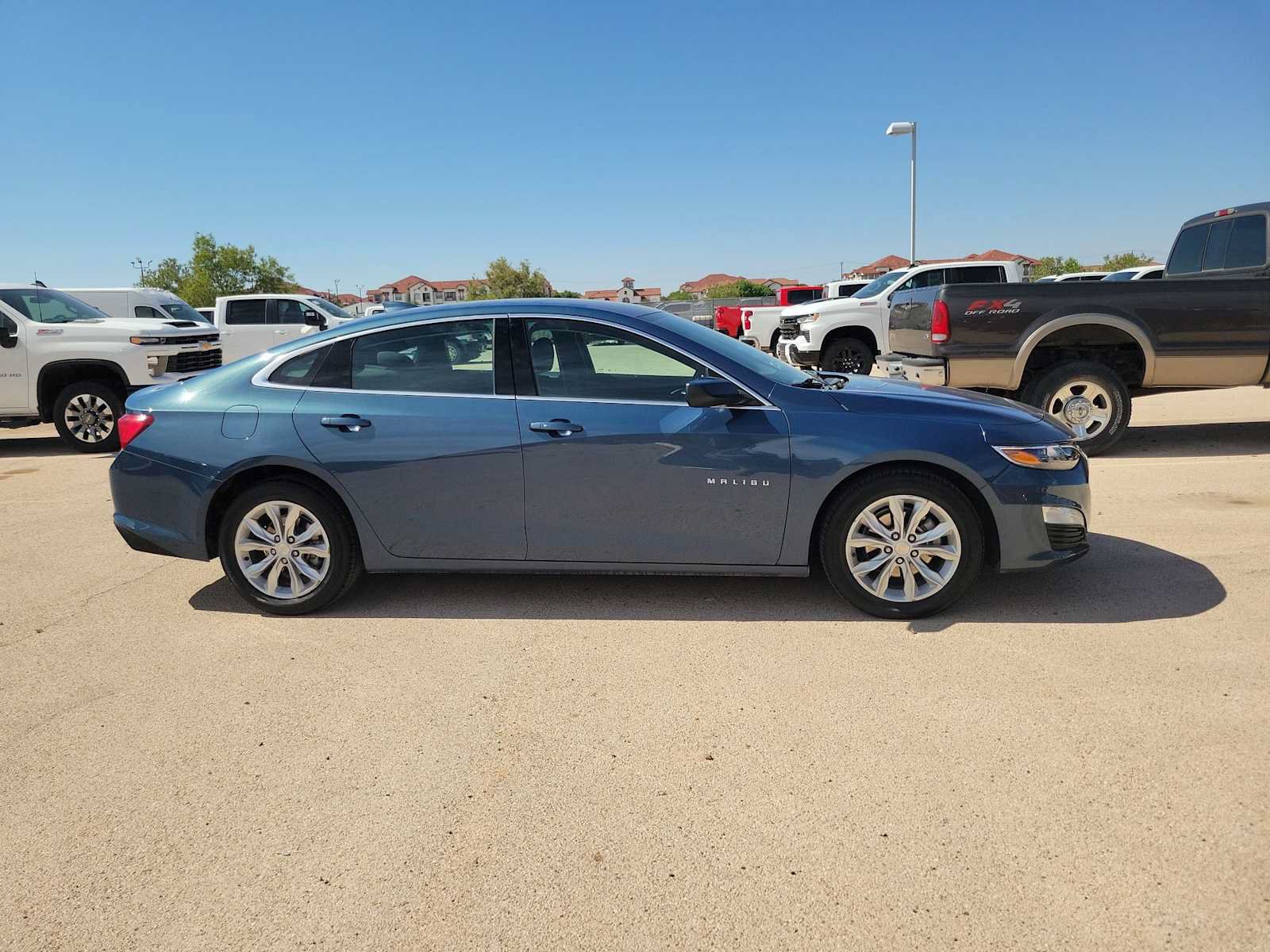 Used 2024 Chevrolet Malibu LT FWD image 9
