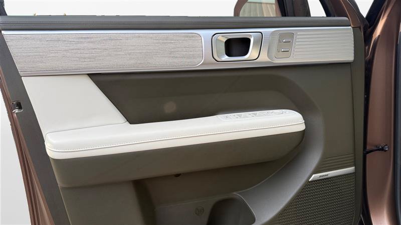 Used 2024 Hyundai Santa Fe Calligraphy FWD image 11