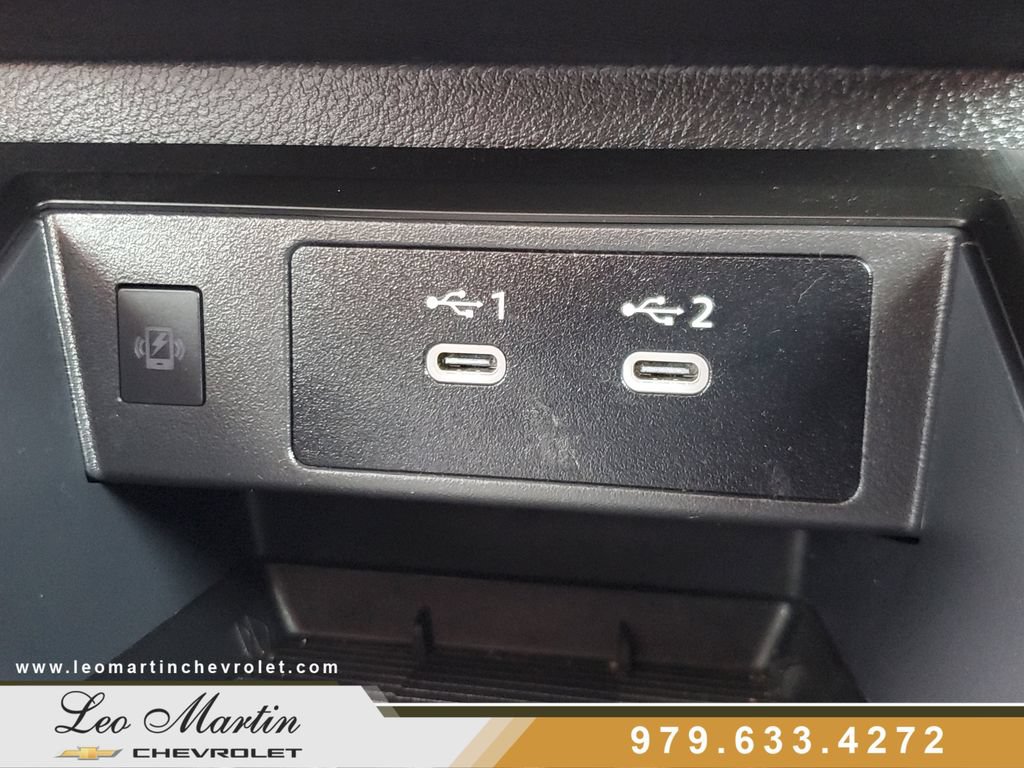 Used 2025 Nissan Kicks SV FWD image 25