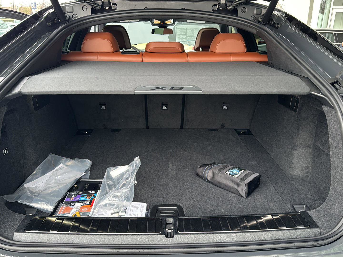 New 2026 BMW X6 xDrive40i w/ Executive Package image 30