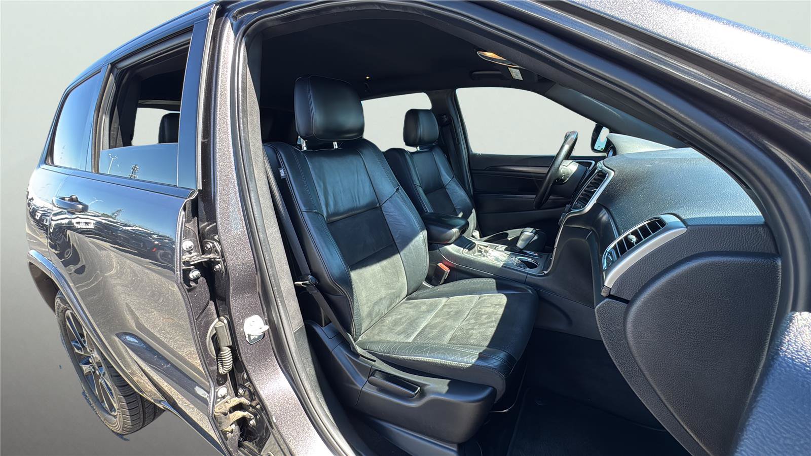 Certified 2018 Jeep Grand Cherokee Altitude AWD/4WD image 21