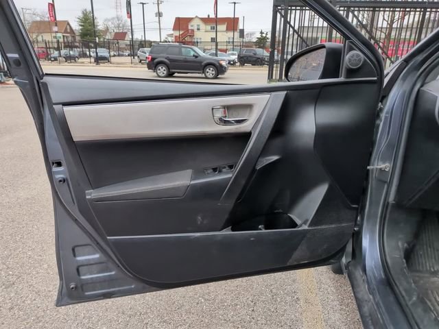 Used 2018 Toyota Corolla LE image 12