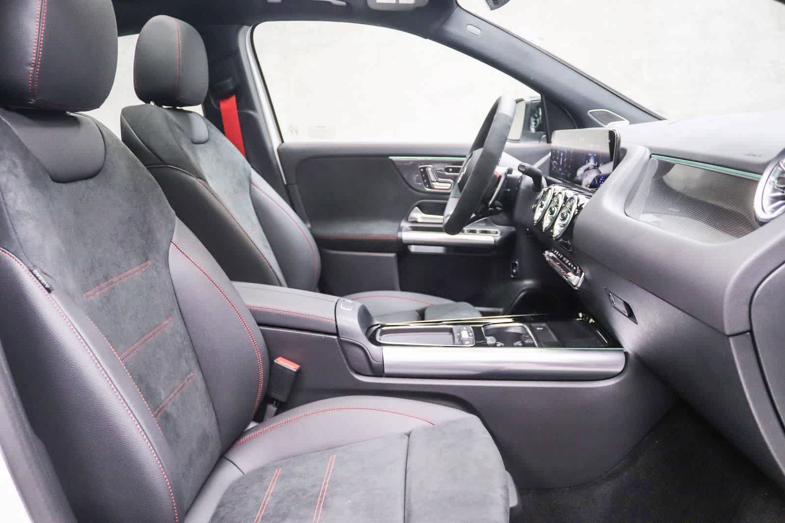 New 2025 Mercedes-Benz GLA 35 AMG 4MATIC image 14
