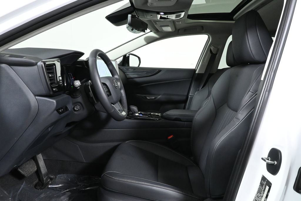 Used 2026 Lexus NX 350h AWD w/ Accessory Package (Z1) image 3