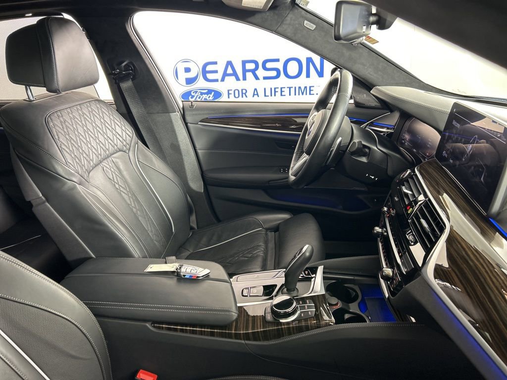 Used 2022 BMW M550i xDrive image 41