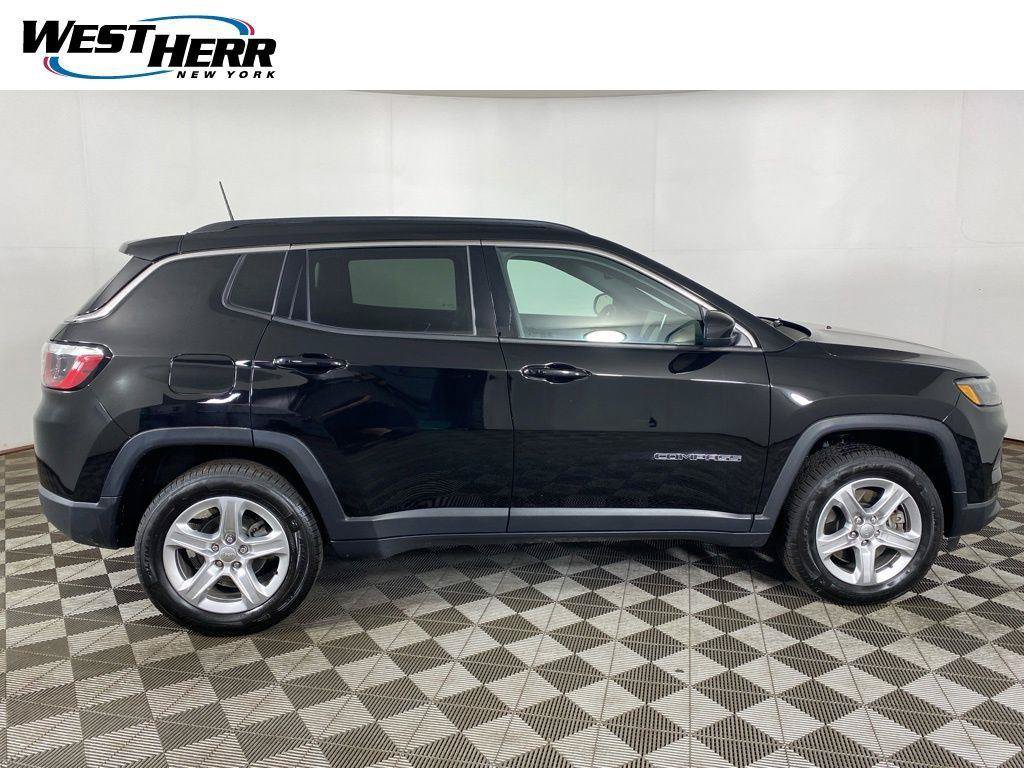 Used 2023 Jeep Compass Latitude w/ Convenience Group AWD/4WD image 23