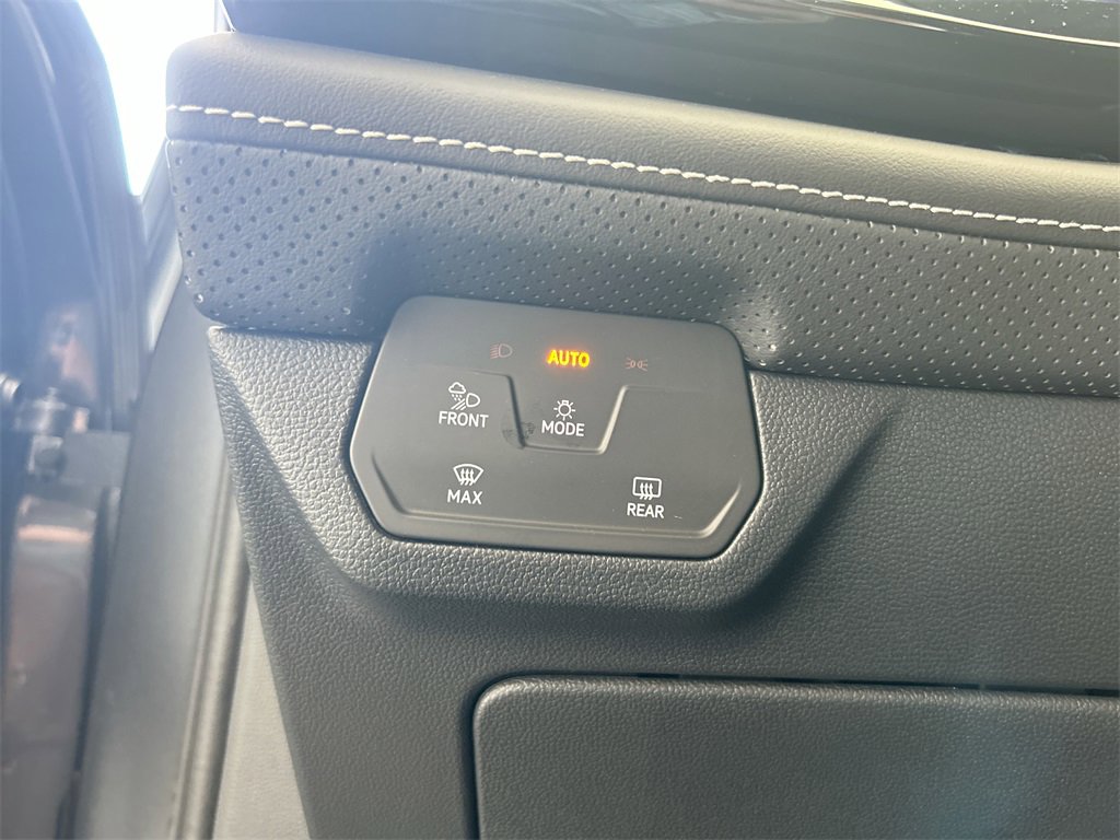 New 2025 Volkswagen Atlas Cross Sport SE image 15