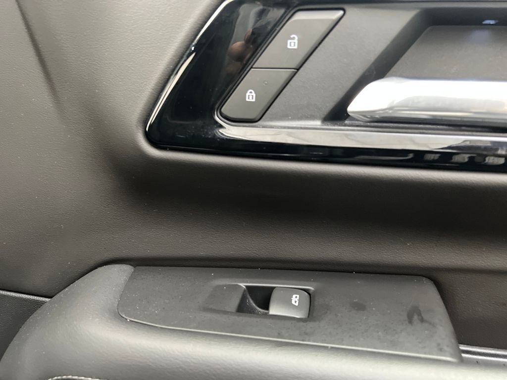 Used 2025 Chevrolet Tahoe Z71 image 26