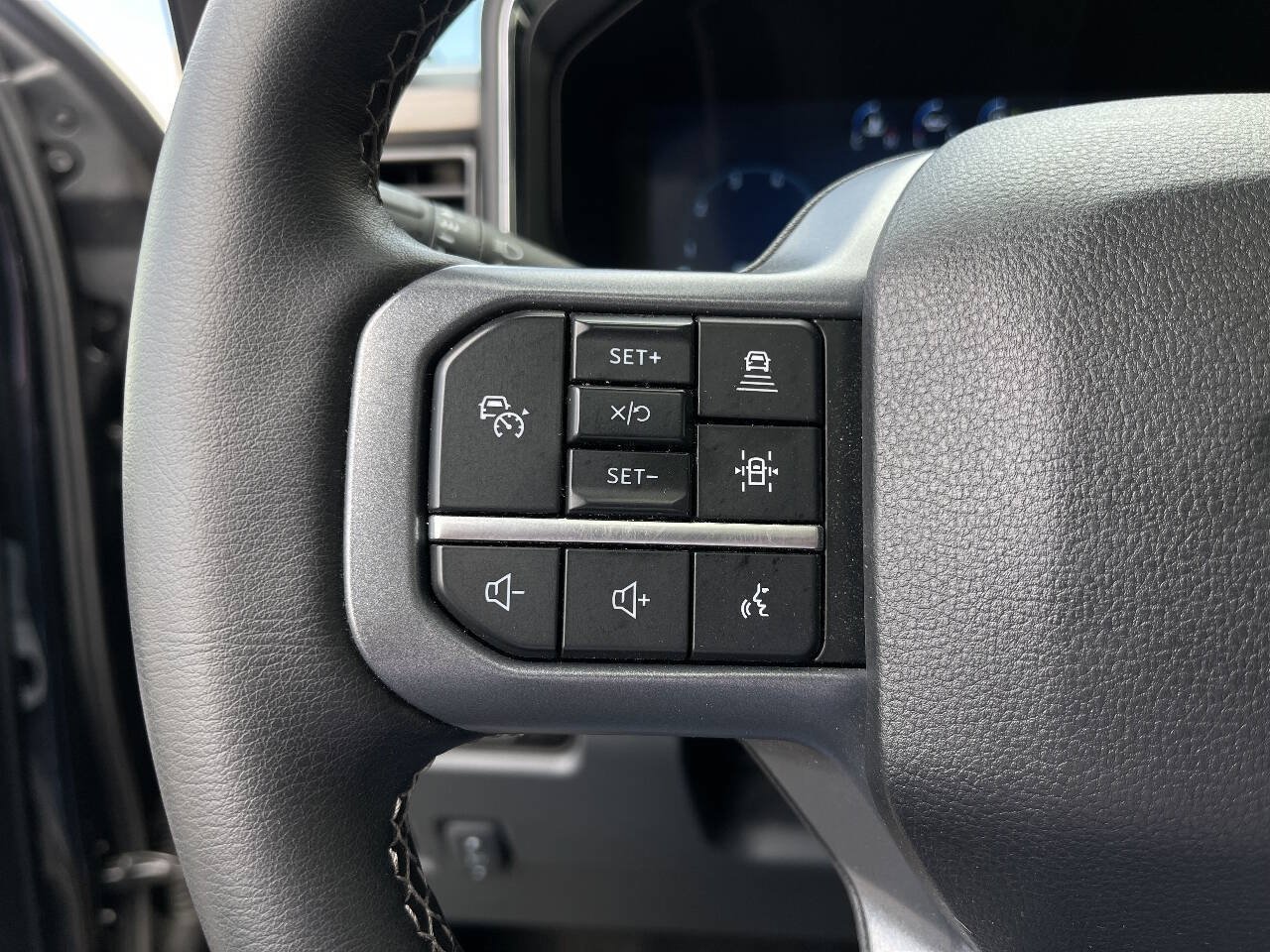 Used 2026 Ford F450 Lariat w/ Lariat Premium Package AWD/4WD image 10