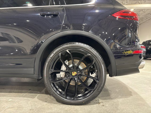 Used 2015 Porsche Cayenne S image 82