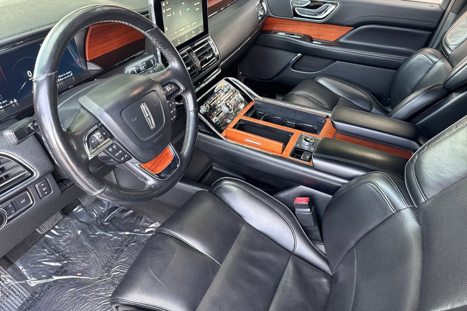 Used 2019 Lincoln Navigator L Select image 10