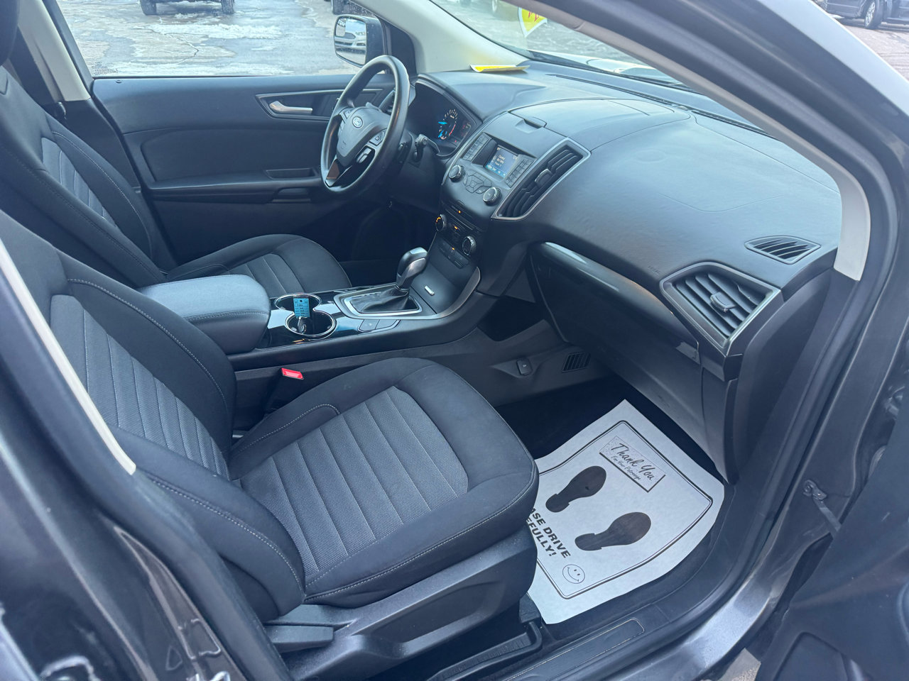 Used 2018 Ford Edge SE image 12