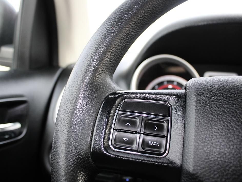 Used 2018 Dodge Journey SE FWD image 16